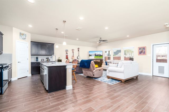 1907 Heritage Court, Cleburne, TX 76033