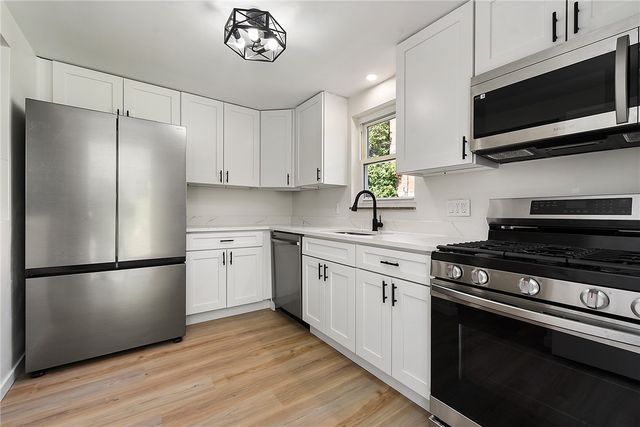 6424 Swan Dr, Verona, PA 15147