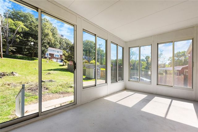 6424 Swan Dr, Verona, PA 15147