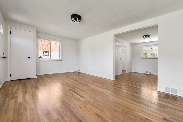 6424 Swan Dr, Verona, PA 15147