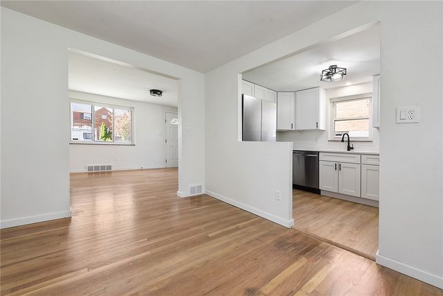 6424 Swan Dr, Verona, PA 15147