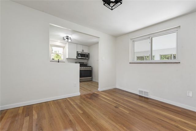 6424 Swan Dr, Verona, PA 15147