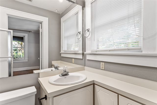 2711 Greene Avenue, Fort Worth, TX 76109