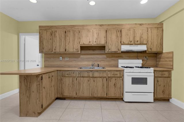 2322 SW 128th Avenue, Miami, FL 33175