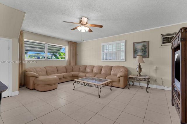 2322 SW 128th Avenue, Miami, FL 33175