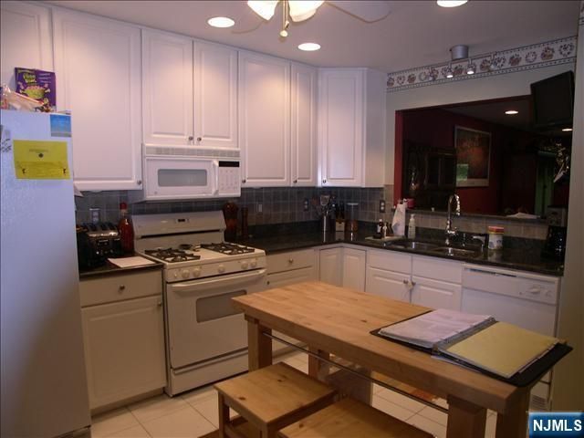 44 FOXWOOD Square, Old Tappan, NJ 07675
