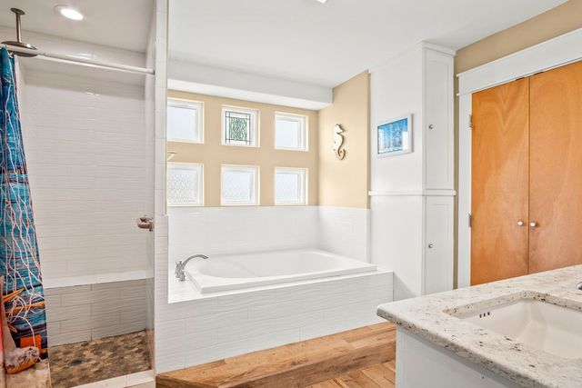 423 S 7th St, Port Aransas, TX 78373