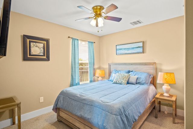 423 S 7th St, Port Aransas, TX 78373