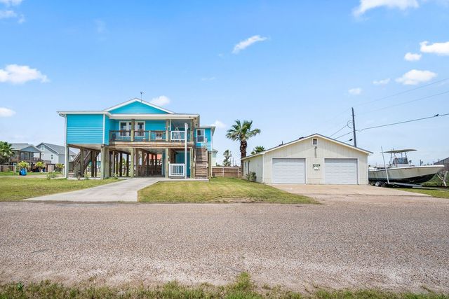 423 S 7th St, Port Aransas, TX 78373