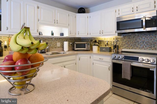 681 BERKSHIRE DR, State College, PA 16803