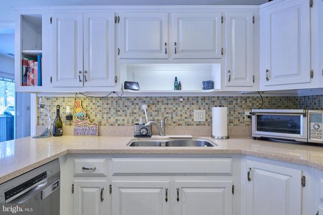 681 BERKSHIRE DR, State College, PA 16803