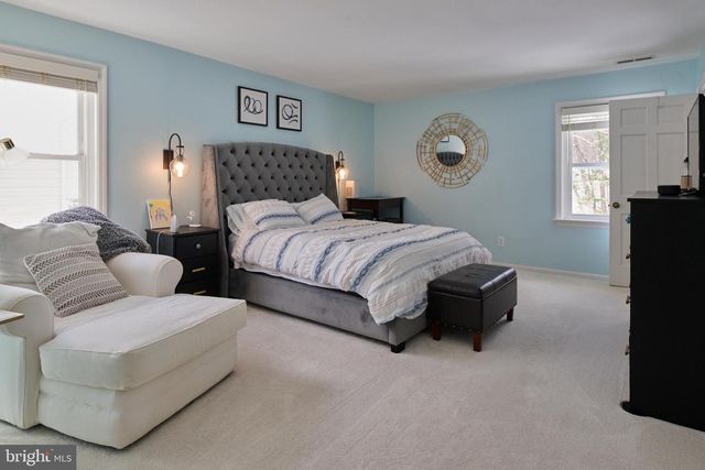 681 BERKSHIRE DR, State College, PA 16803