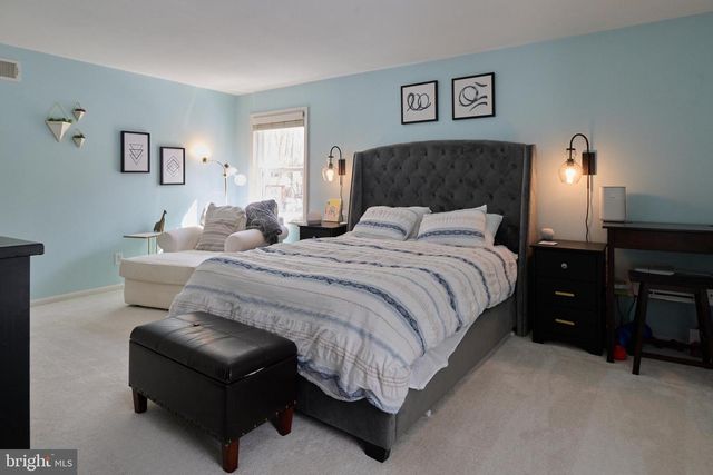 681 BERKSHIRE DR, State College, PA 16803