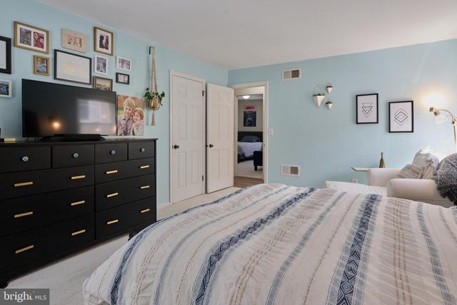 681 BERKSHIRE DR, State College, PA 16803