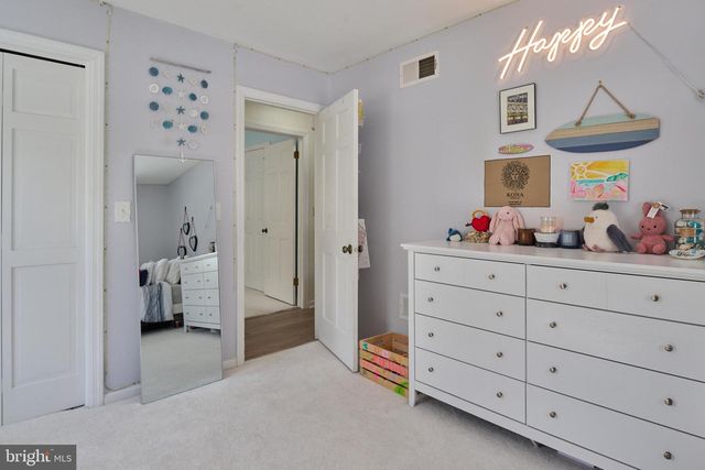 681 BERKSHIRE DR, State College, PA 16803