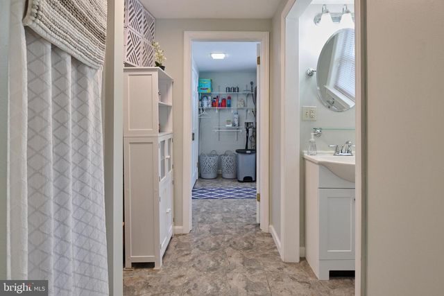 681 BERKSHIRE DR, State College, PA 16803