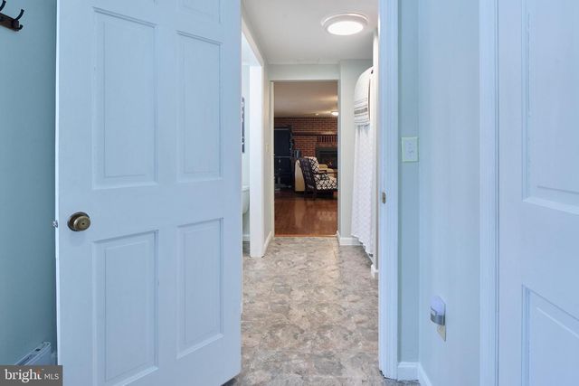 681 BERKSHIRE DR, State College, PA 16803