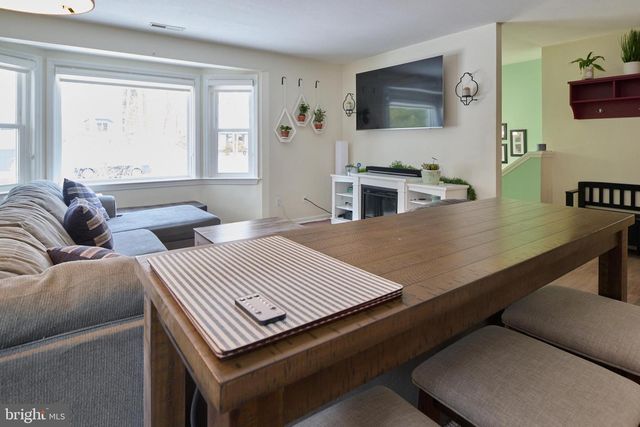 681 BERKSHIRE DR, State College, PA 16803