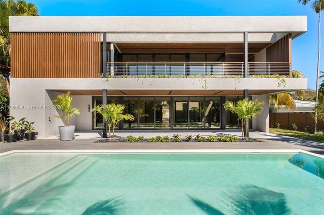 6450 SW 82nd St, Miami, FL 33143