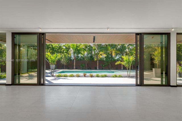 6450 SW 82nd St, Miami, FL 33143