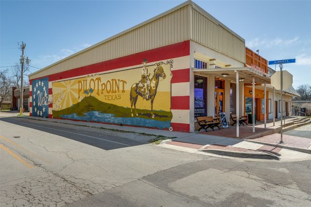 108 W Grove Street, Pilot Point, TX 76258
