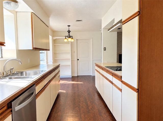 1118 Alexandria Dr, Corpus Christi, TX 78412
