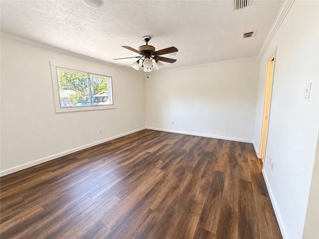 1118 Alexandria Dr, Corpus Christi, TX 78412