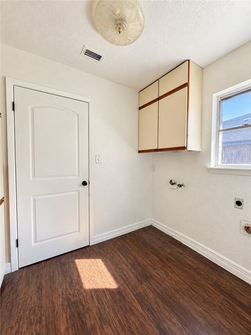 1118 Alexandria Dr, Corpus Christi, TX 78412