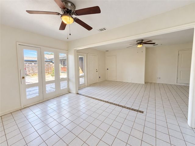 1118 Alexandria Dr, Corpus Christi, TX 78412