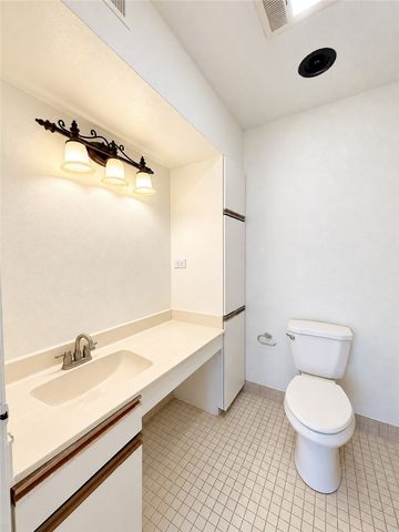 1118 Alexandria Dr, Corpus Christi, TX 78412
