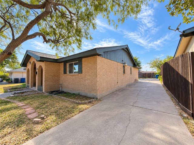 1118 Alexandria Dr, Corpus Christi, TX 78412