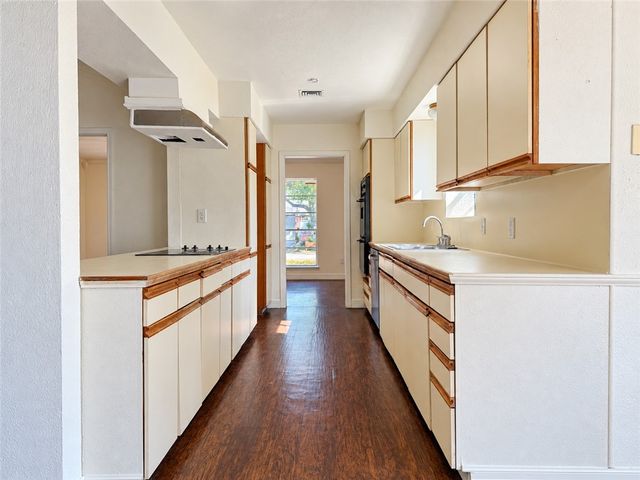 1118 Alexandria Dr, Corpus Christi, TX 78412