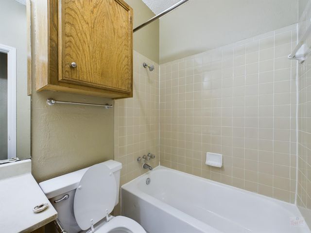 2706 Salado ST 206, Austin, TX 78705