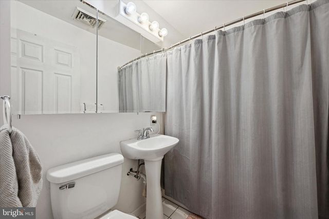 1 ARDEN AVE, New Castle, DE 19720