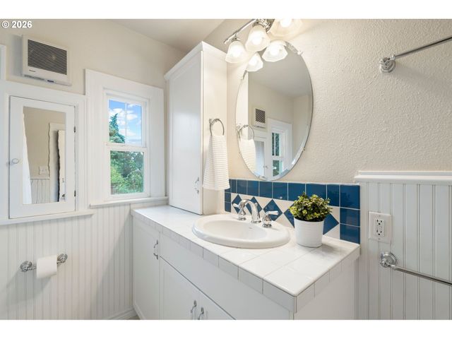 400 W 29TH St, Vancouver, WA 98660