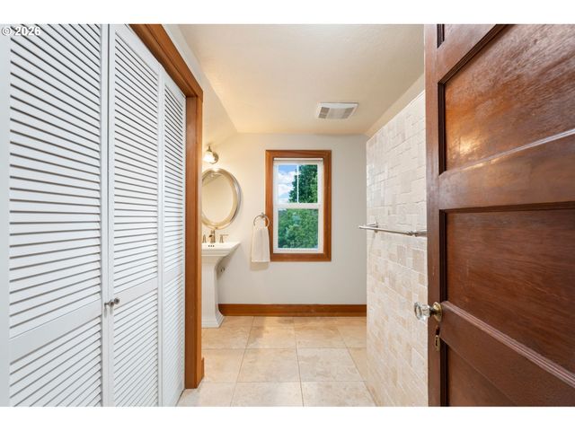 400 W 29TH St, Vancouver, WA 98660