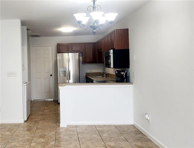 3417 SW Santa Barbara PL 108, Cape Coral, FL 33914