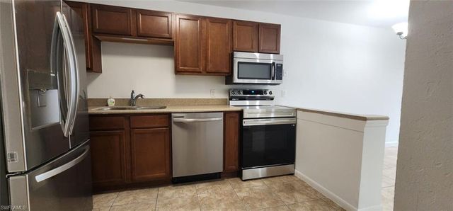 3417 SW Santa Barbara PL 108, Cape Coral, FL 33914