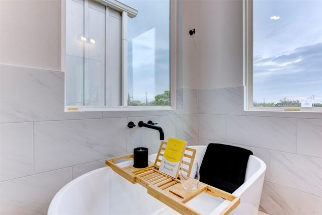 1304 Evelyn Street, Houston, TX 77009