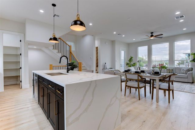 1304 Evelyn Street, Houston, TX 77009