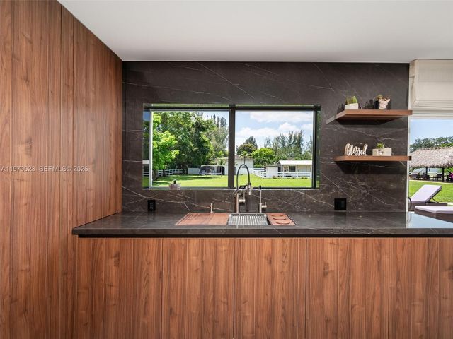 17220 SW 46th St, Southwest Ranches, FL 33331