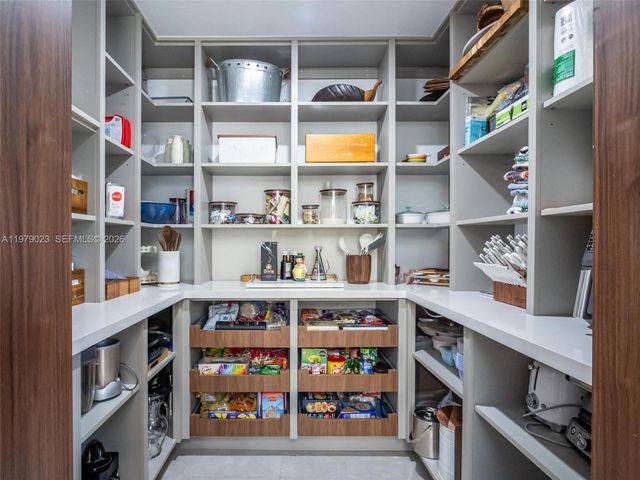 17220 SW 46th St, Southwest Ranches, FL 33331