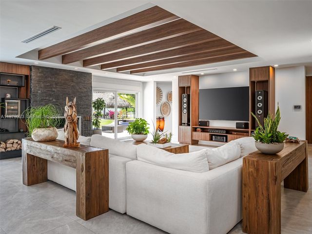 17220 SW 46th St, Southwest Ranches, FL 33331