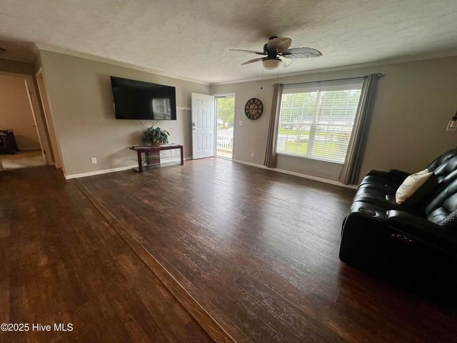 5741 Dean Drive, Washington, NC 27889