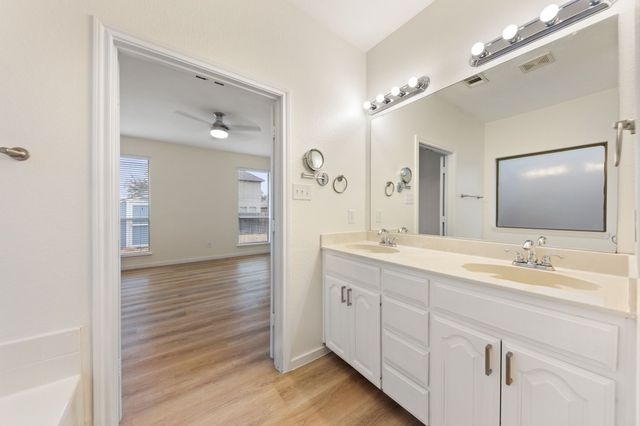 1164 Roping Reins Way, Fort Worth, TX 76052