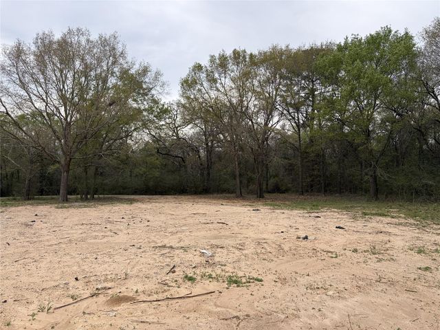 35684 Howell Road, Waller, TX 77484