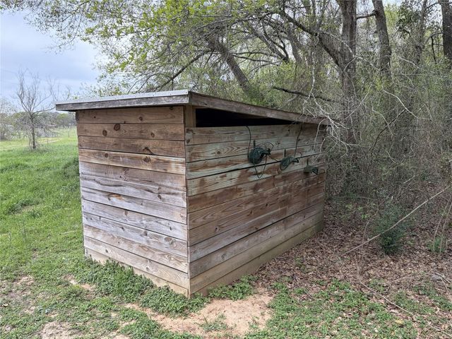 35684 Howell Road, Waller, TX 77484