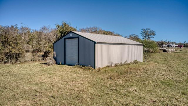 35684 Howell Road, Waller, TX 77484