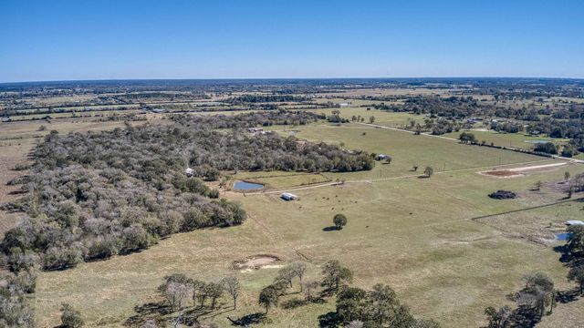 35684 Howell Road, Waller, TX 77484