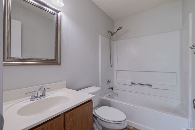 7025 Tourant, San Antonio, TX 78240